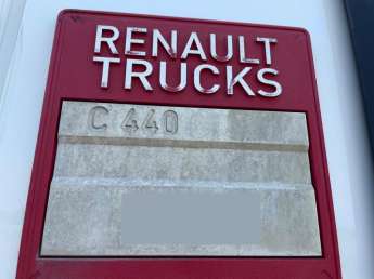 Camion porteur Renault C440 
