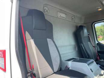 Camion porteur Renault D26.320 