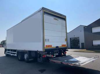 Camion porteur Renault D26.320 