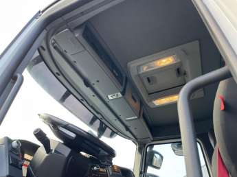 Camion porteur Renault C380 