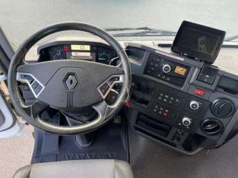 Camion porteur Renault C380 