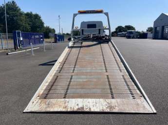 Camion porteur Renault MIDLUM 220 