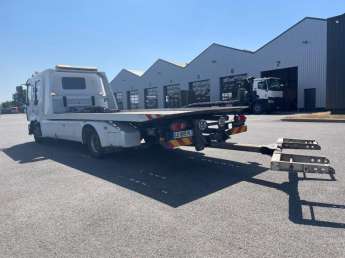 Camion porteur Renault MIDLUM 220 