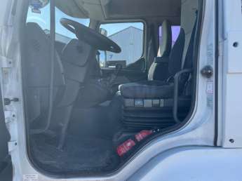 Camion porteur Renault MIDLUM 220 