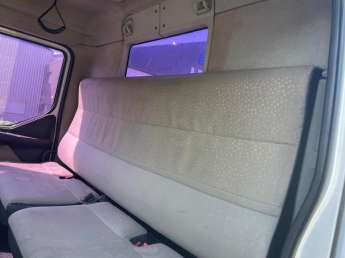 Camion porteur Renault MIDLUM 220 