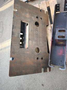Autre KERAX DCI PLAQUE DE FIXATION POUR LAME DE DENEIGEMENT RENAULT