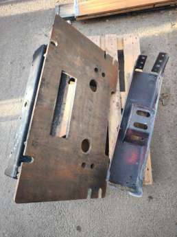 Autre KERAX DCI PLAQUE DE FIXATION POUR LAME DE DENEIGEMENT RENAULT
