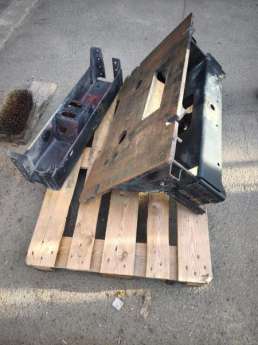 Autre KERAX DCI PLAQUE DE FIXATION POUR LAME DE DENEIGEMENT RENAULT