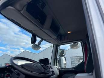 Camion porteur Renault D250-12 