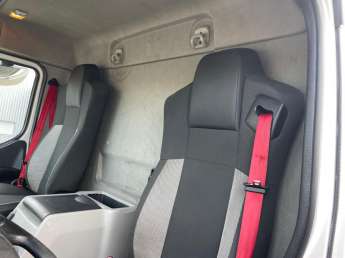 Camion porteur Renault D250-12 