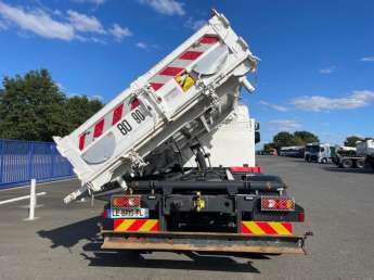 Camion porteur Renault D14 