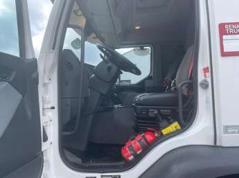 Camion porteur Renault C380 