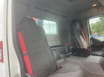 Camion porteur Renault C380 
