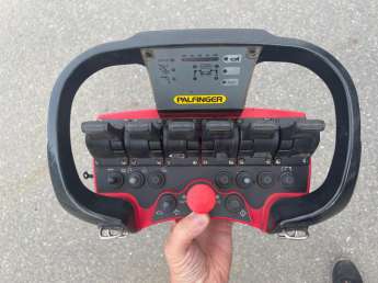 Camion porteur Scania P320 XT 