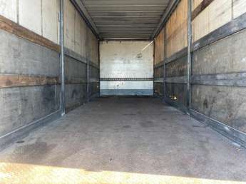 Camion porteur Mercedes AXOR 18.28 