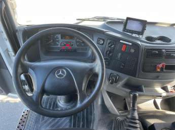 Camion porteur Mercedes AXOR 18.28 