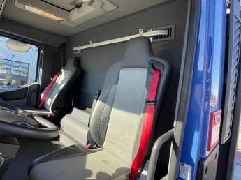 Camion porteur Renault T460 