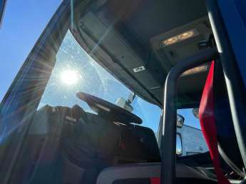 Camion porteur Renault T460 