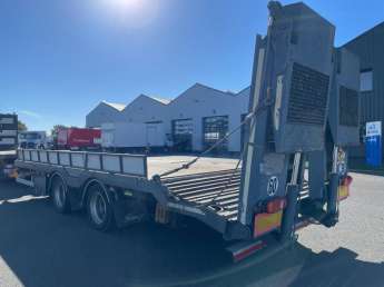Camion porteur Renault T460 