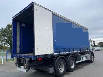 Camion porteur Renault C380 