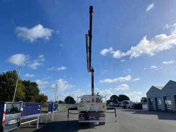 Camion porteur Renault D210 NARROW 