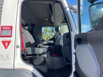 Camion porteur Renault D210 NARROW 