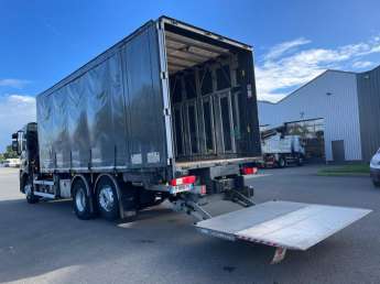 Camion porteur Renault C430 