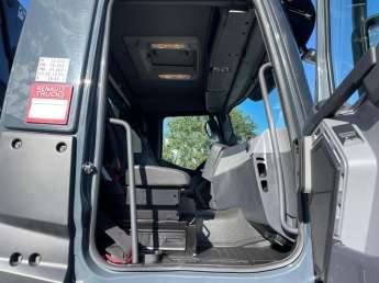Camion porteur Renault C430 