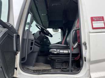 Camion porteur Renault C430 