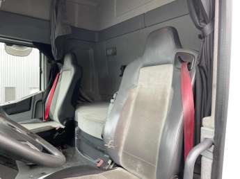 Camion porteur Renault C430 