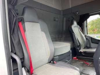 Camion porteur Renault C430 